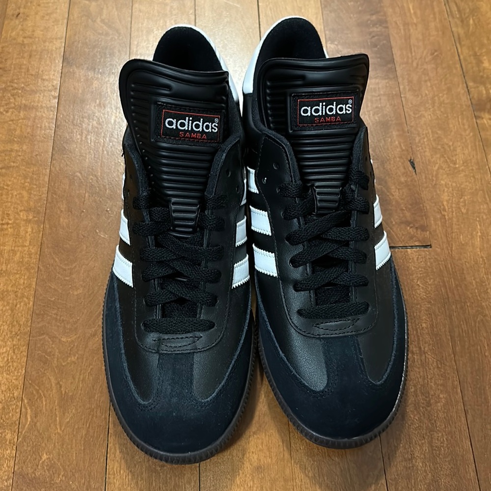 COPY - Classic Core Black Samba-NEVER WORN-size 8.5 men’s, 10 wmns